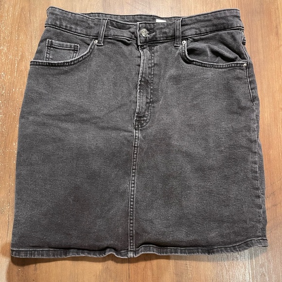 Adjusted black jeans skirt - Picture 2 of 5